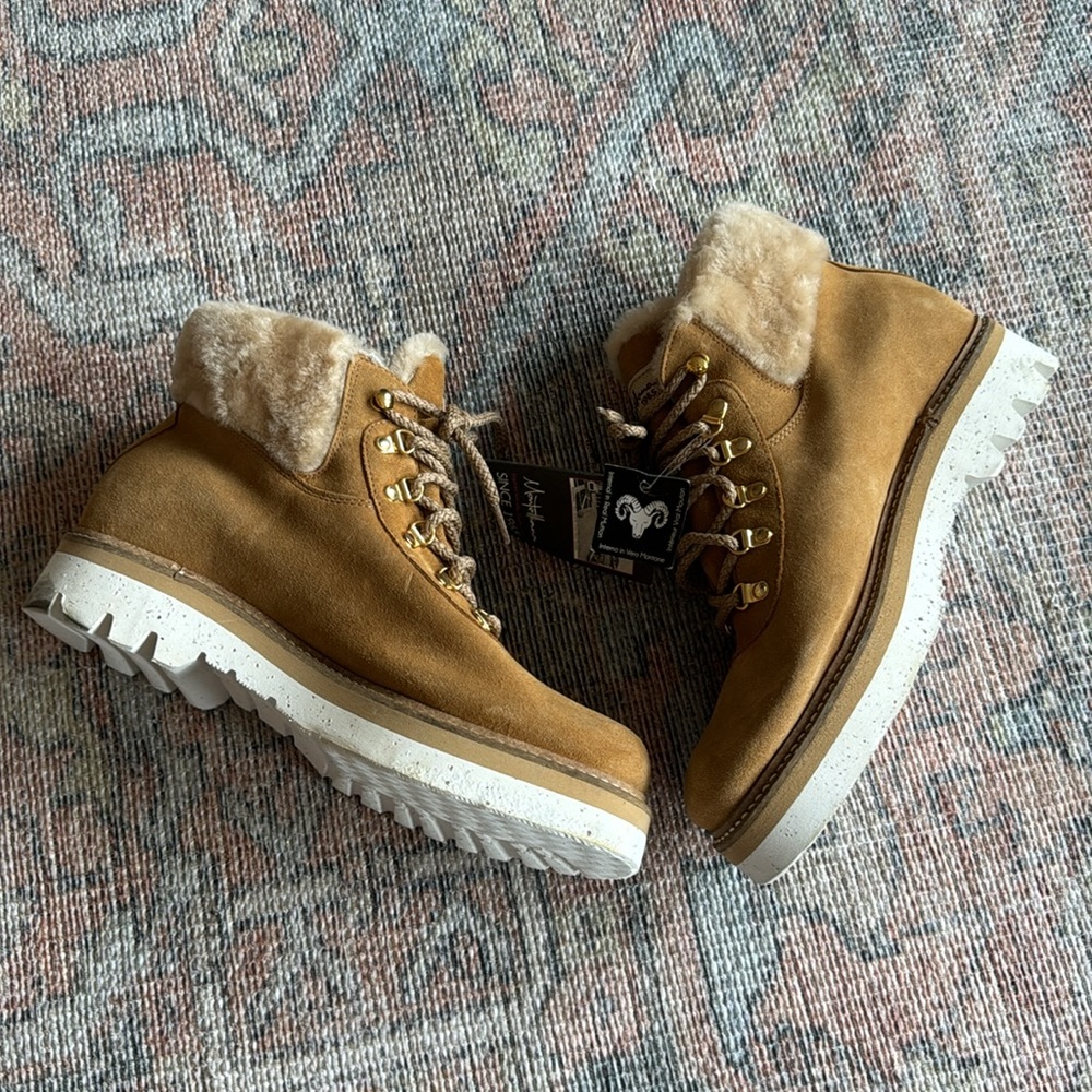 La Montelliana Tofane Genuine Shearling Bootie - Picture 7 of 11